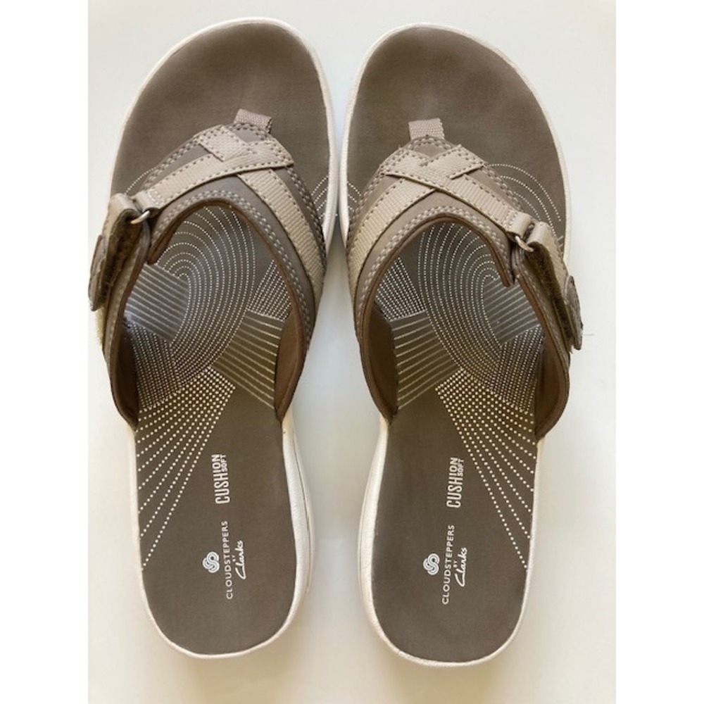 Clarks Cloudsteppers Breeze Sea Leather Flip Flops 8 Very Good Condition
